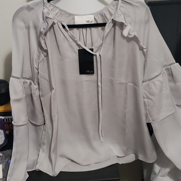 1 M left New boutique satin peasant top - Picture 6 of 11